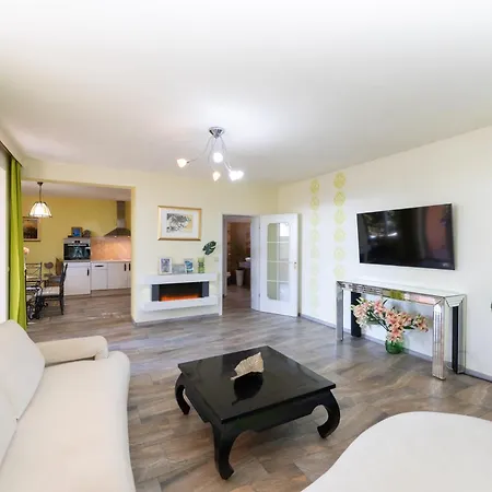 Villa Seaview Pool With Cinema Up To 26 Kastela
