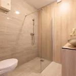 Seaview Pool With Cinema Up To 26 فيلة