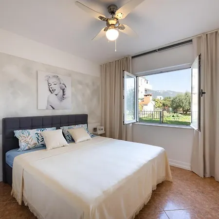 Seaview Pool With Cinema Up To 26 *